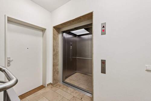 Personenaufzug - 3 Zimmer Etagenwohnung zum Kaufen in Berlin