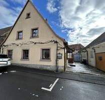 Wohnhaus mit ehemaliger Gastronomieeinheit und Gewölbekeller in Sommerach