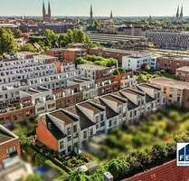 Traumhaftes Zuhause in Sankt Lorenz Nord - Kamin, Garten und Tiefgaragenstellplatz inklusive - Lübeck St. Lorenz Nord