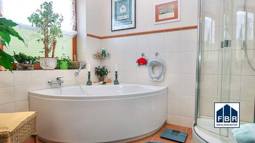 Modernes Badezimmer - 