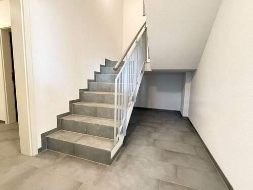 Treppenhaus - Etagenwohnung mit 101,00 m&sup2; in Sipplingen zur Miete