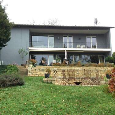 Aussenansicht - Unverbauter Blick, großer Garten - Berglage