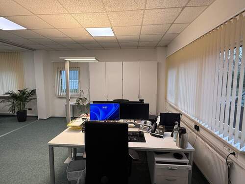 Büro - Büro mit 260,80 m&sup2; in Tornesch zur Miete