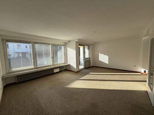 EG_Wohnzimmer_Balkon - 6 Zimmer Reihenmittelhaus in Bremen