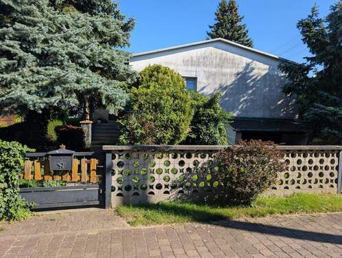 Straßen/Westseite - Einfamilienhaus mit 130,00 m&sup2; in Oranienbaum-Wörlitz zum Kaufen