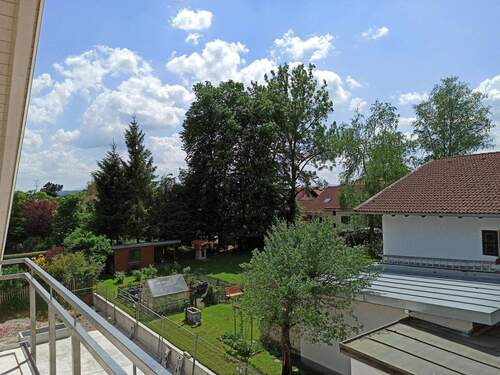 Blick vom Balkon - 3 Zimmer Etagenwohnung zur Miete in Holzkirchen
