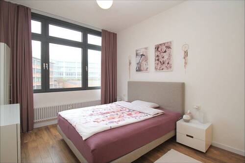Schlafzimmer mit Verdunklungsvorhängen - 