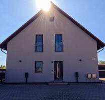 Modernes Einfamilienhaus mit Einliegerwohnung, großem Garten & viel Platz - Hilpoltstein Zell