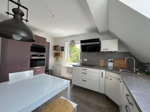 ... mit Backofen und Mikrowelle - 2 Zimmer Etagenwohnung in Herzogenaurach