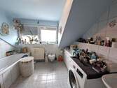 Badewanne und Dusche - Etagenwohnung mit 69,00 m² in Bibertal zum Kaufen