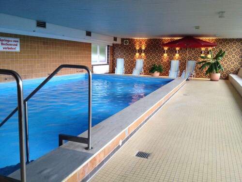 Schwimmbecken 1 - 