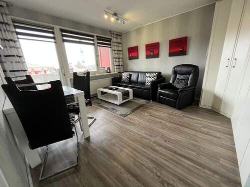 Apartment - NEUER PREIS - Zur Ferienvermietung! Erstklassig modernisiert - mit Schwimmbad im Haus