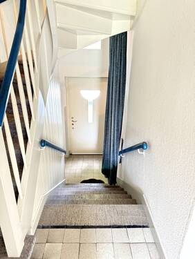 Blick zum Eingang - 5 Zimmer Einfamilienhaus in Worms