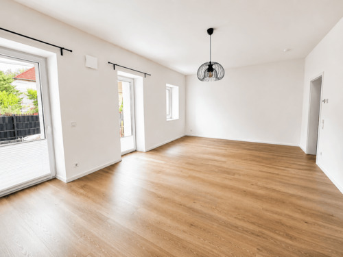 großes Wohnzimmer - 2 Zimmer Etagenwohnung in Delitzsch