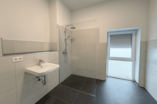 Tageslichtbad mit Dusche - 
