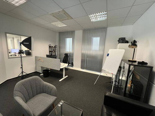 Büro 1 - 