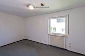 Kinderzimmer/ Büro - 