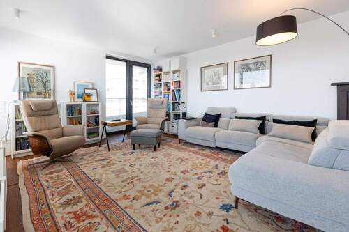 Wohnbereich - 4 Zimmer Etagenwohnung zum Kaufen in Frankfurt am Main