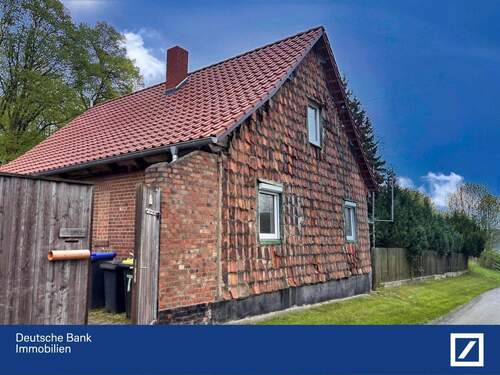 Hausansicht - Straßenseite - 4 Zimmer Einfamilienhaus zum Kaufen in Hötensleben