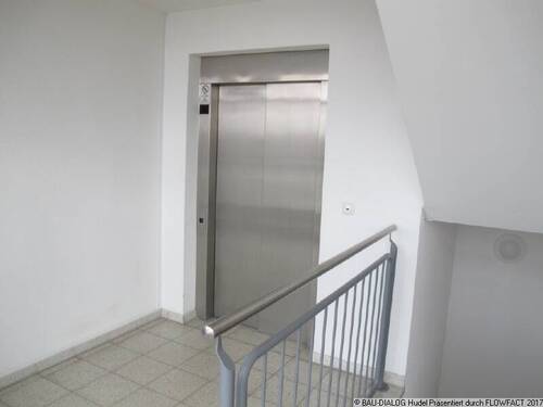 1056_Fahrstuhl - Etagenwohnung mit 89,30 m&sup2; in Magdeburg zum Kaufen