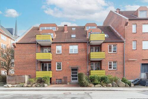 Hausansicht - Mit Garage nahe der Holtenauer Straße