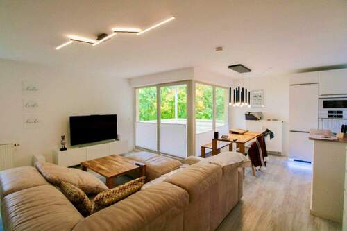 Wohnzimmer II - 3 Zimmer Etagenwohnung zum Kaufen in Leverkusen