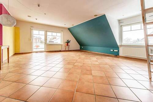 Wohnzimmer 02 - 5 Zimmer Etagenwohnung in Bullenkuhlen