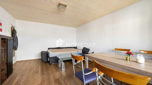 Wohnzimmer 2 - 3 Zimmer Etagenwohnung in Stuttgart