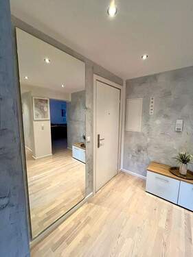 Eingangsbereich - 3 Zimmer Etagenwohnung zum Kaufen in Gomaringen