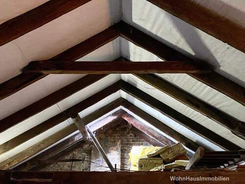 Dachstuhl in gutem Zustand - Mehrfamilienhaus, Wohnhaus mit 229,00 m&sup2; in Brandenburg an der Havel / Altstadt zum Kaufen