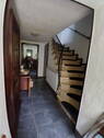 EG Flur mit Treppenaufgang - 