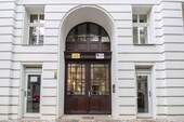 01. Ansicht Gebäude - 2 Zimmer Etagenwohnung zum Kaufen in Berlin