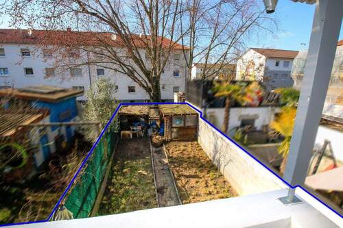 Gartenansicht vom Balkon - 