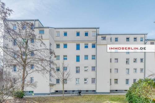 3 - 2 Zimmer Etagenwohnung in Berlin