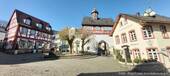 schöner Platz mit Brunnen - 7 Zimmer Reihenendhaus in Königstein im Taunus