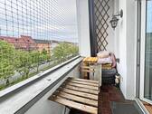Balkon - Bötzowviertel: Freiwerdende Zwei-Zimmer Altbauwohnung mit Balkon