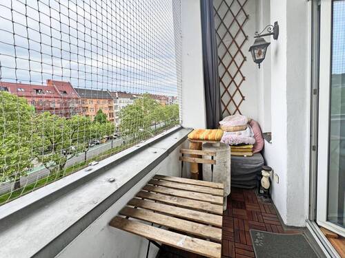 Balkon - Bötzowviertel: Freiwerdende Zwei-Zimmer Altbauwohnung mit Balkon