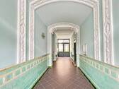 Hauseingang - Etagenwohnung mit 74,20 m&sup2; in Berlin zum Kaufen