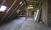 Dachboden - Altbau-Rohling mit dem Ausbaurecht für zwei Wohnungen im beliebten Neuköllner Drei-Länder-Eck!