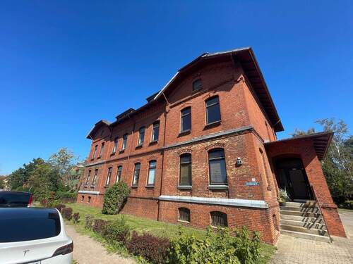 IMG_6160.JPG - Bes. 17.03. - modernisierte DG-Wohnung ab sofort