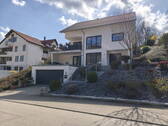 Bild 1 - Exklusives Einfamilienhaus in Albstadt-Ebingen - neuwertig, Top-Lage, PV, Wärmepumpe & Doppelgarage