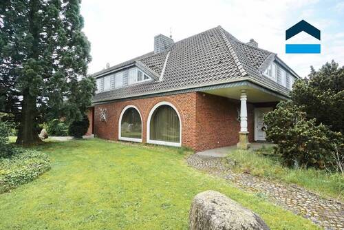 rechter Gebäudeteil - 9 Zimmer Mehrfamilienhaus, Wohnhaus in Issum