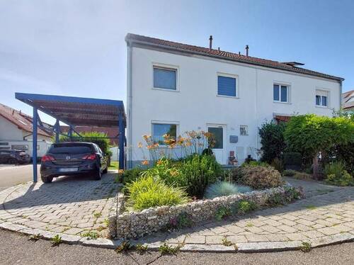 Hausansicht - Durchdacht · Familienfreundlich · Solide: Doppelhaushälfte in Preisenberg!