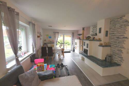 Wohnzimmer 1 - 4 Zimmer Einfamilienhaus in Krüzen