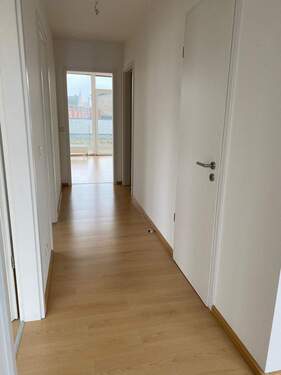 Flur 2 - Etagenwohnung mit 64,20 m² in Stralsund zur Miete