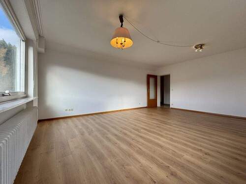 Wohnzimmer III - Etagenwohnung mit 95,40 m&sup2; in Heppenheim-Kirschhausen zur Miete
