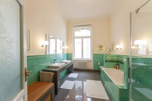 Dusch- und Wannenbad - 