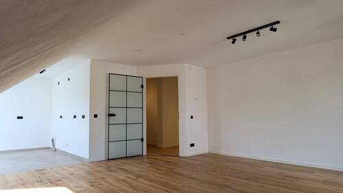 Wohnzimmer - 3 Zimmer Etagenwohnung zum Kaufen in Lohmar