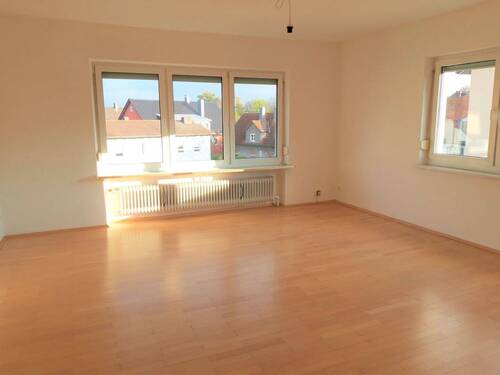 Wohnzimmer - 3 Zimmer Etagenwohnung zur Miete in Amberg