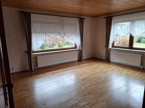 Wohnzimmer 1 - 5 Zimmer Einfamilienhaus in Hammah